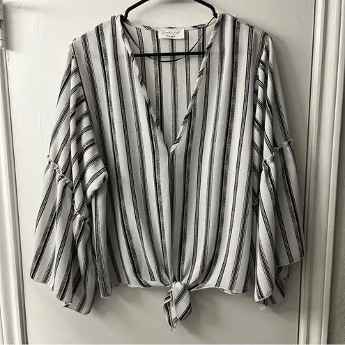 Lavender Field Black & white striped knot hem top L