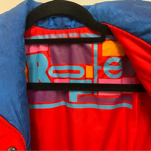Roffe vintage 1990s women’s cropped puffer ski jacket size 8 Red