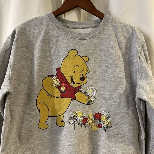 Disney  Winnie the Pooh M Picking Flowers Embroidered Grey light sweatshirt