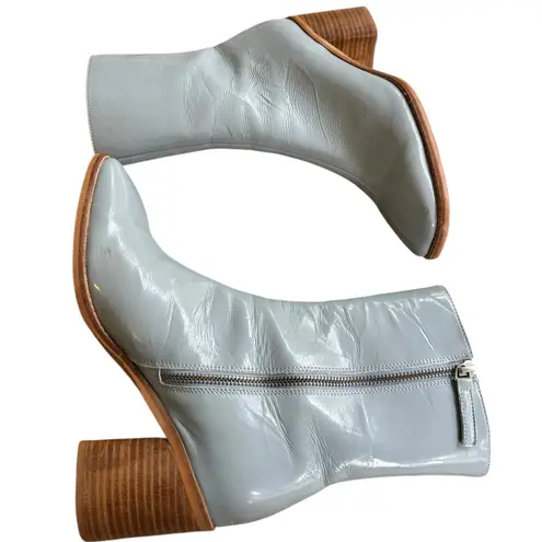 Intentionally Blank Contour Sky 10 Blue