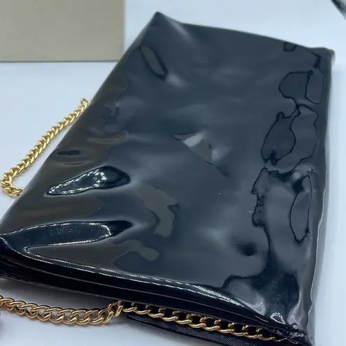 Vintage faux black patent leather shoulder bag. Black