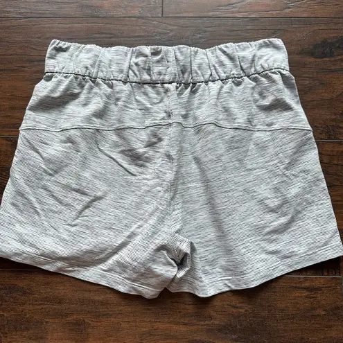 Lululemon  On The Fly Short