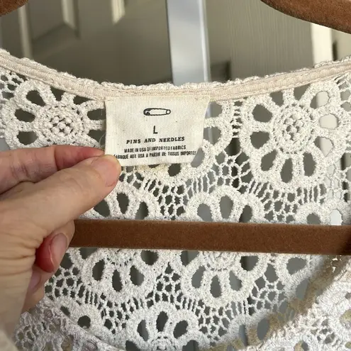 Urban Outfitters  Pins & Needles Daisy Crochet Tank large