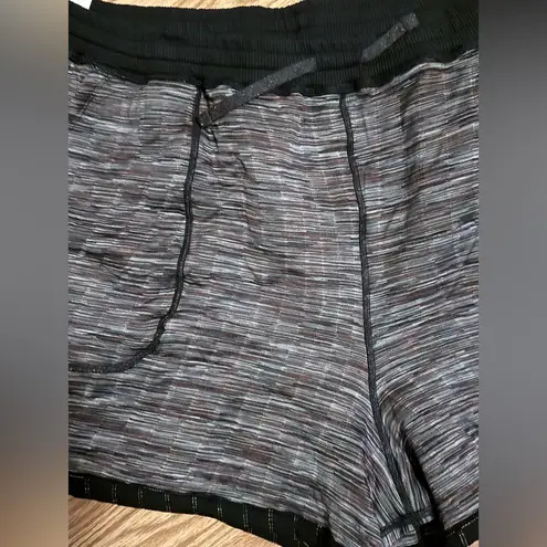 Nike Women's  therma fit yoga luxe reversible plus size 3x shorts black & gray