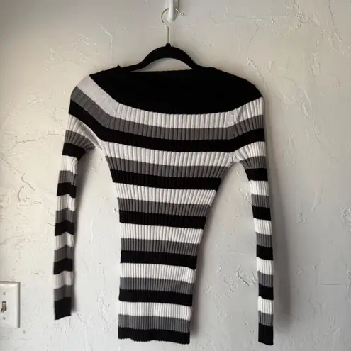 Love by Design Y2k Striped V Neck Fitted Sweater Gray Medium Snatched Grunge