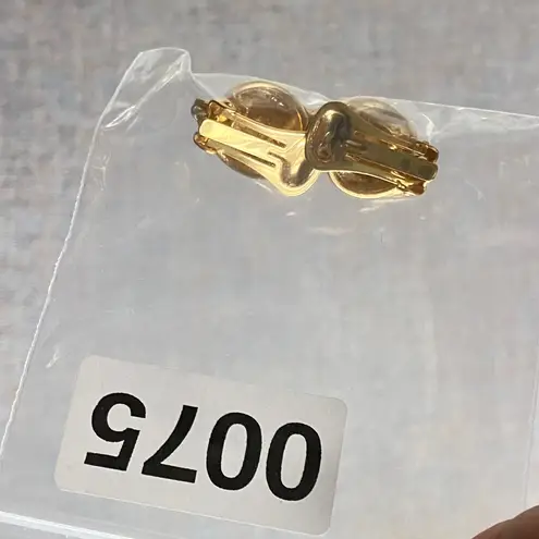 Elegant Gold Tone Swirl Textured Clip On Earrings Statement Fashion Jewelry