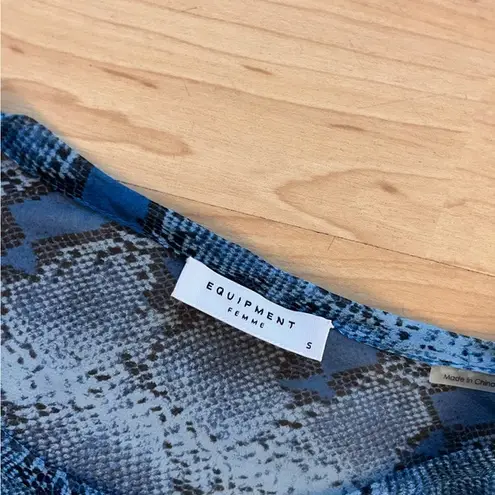 Equipment 100% Silk Blue Python Print Sheer Blouse Size Small
