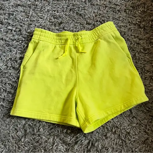 Lululemon  scuba sweatpant shorts electric lemon size 6