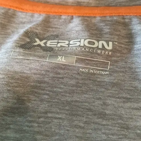 Xersion  Women’s Size Extra Large XL Gray Active T-Shirt