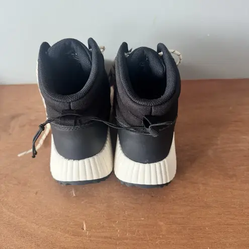 Universal Threads Universal Thread Women's Platform Hiker Boots Materials Water-Repellent Black 7