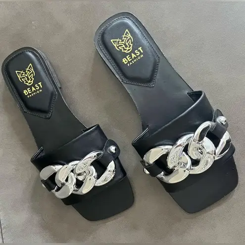 Beast Fashion  minimalist buckle black slide sandals size 6.5