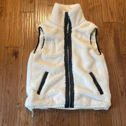 Abercrombie & Fitch  soft a&f Sherpa faux leather trim vest M