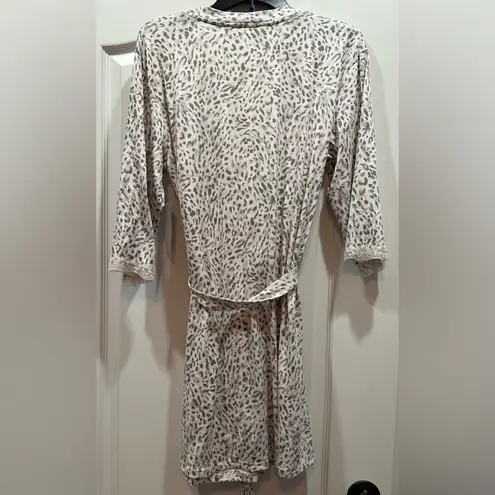 Marilyn Monroe Intimates Size Medium Women’s Robe Belted Lt Pink/gray Soft NWT