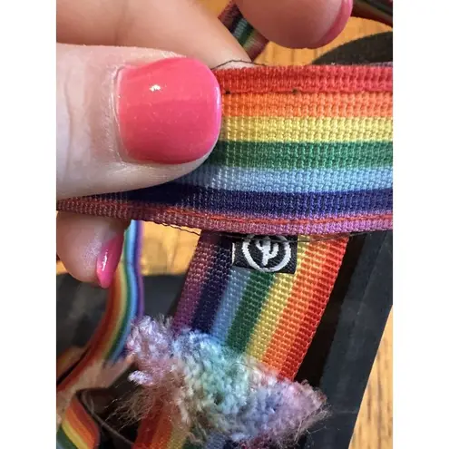 Arizona Love Women's Trekky Fun Sport Sandals Rainbow Stripes Woven EUC Size 38 Red