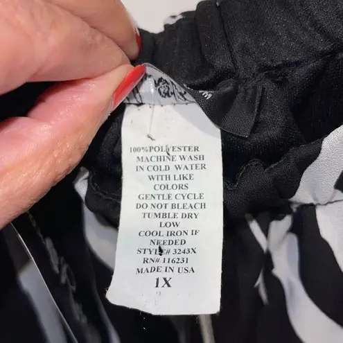 Urban Rose Womens Zebra Print Fluttered Sleeve Blouse Black Gray Size 1X NWT