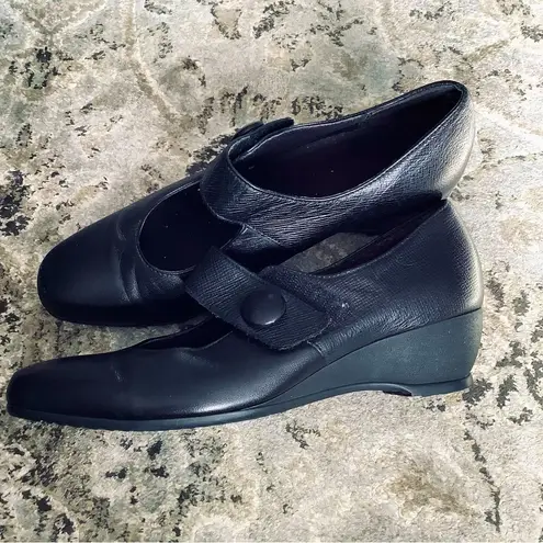 Munro Comfy leather low wedge shoes 🌸