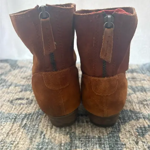 Dolce vita DV booties Suede Leather Zipper Zip Up Size 7.5 GUC Brown
