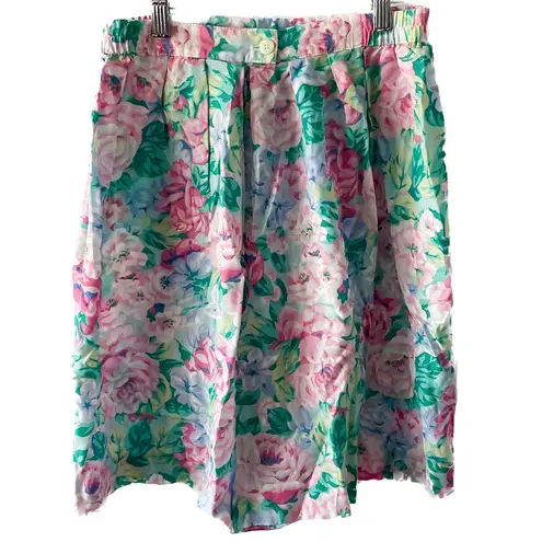 Bermuda Vintage floral printed pleated high waisted  shorts size S/M 6/8