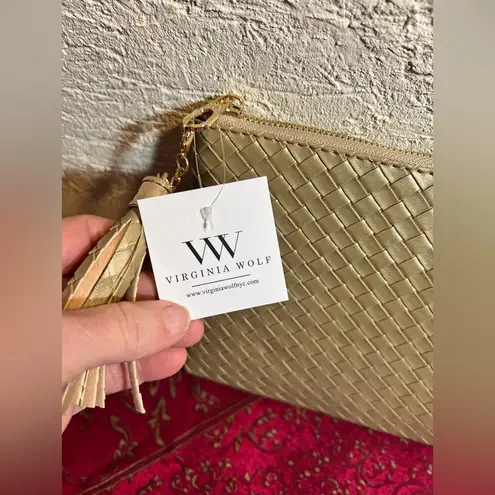 Woven clutch NWT by VIrgina Wolf NYC, gold tone w tassel & gold tone hardware. - Image 4