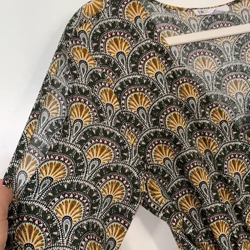 DR2 by Daniel Rainn Romper size Medium Green