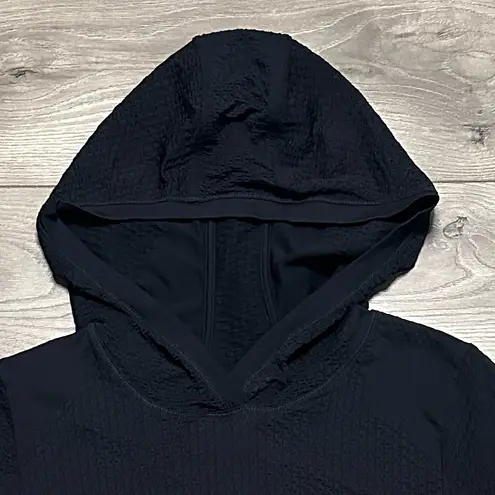 Athleta  Flurry Seamless Crop Long Sleeve Thumbholes Textured Hoodie Size Small