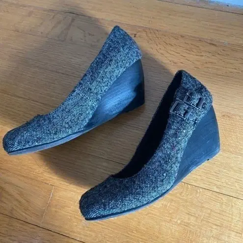 blowfish  Grey Black Tweed Wedges with Buckles