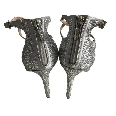Badgley Mischka Jewel Silver Heels Size 7.5 NEW without box