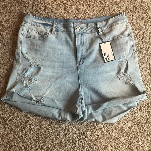 NWT! Rue 21 Light Wash Distressed High Rise Shortie Jean Short Size 20 Blue
