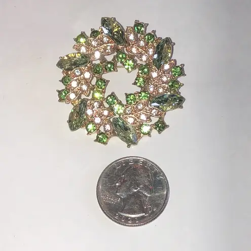 Elegant Green Rhinestone and Gold Tone Boho Wreath Brooch