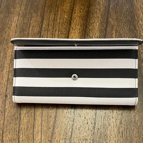 Kut From The Kloth  Black & White Vegan Leather Tri-Fold Wallet 7.5” Chic