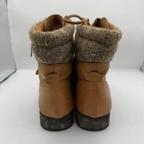 Tan lace up ankle boots with a boho vibe. Size 9.5