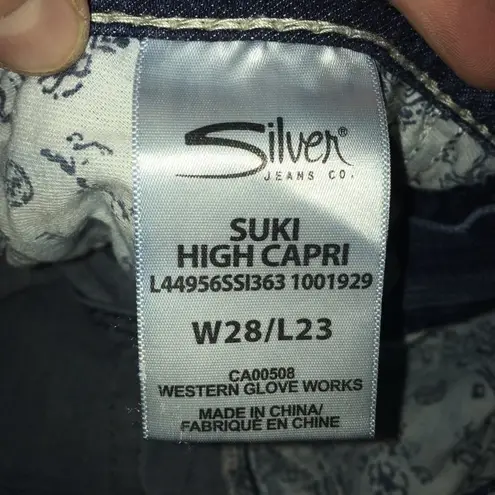 Silver Jeans Silver western style Suki fluid high Capri 28x23