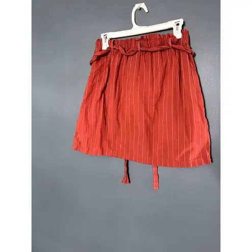 Hesperus High waisted Paper Bag buttoned down skirt White Stripes Belt