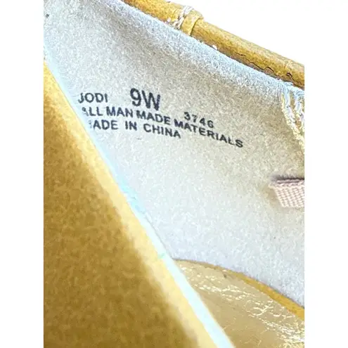 Avenue Size 9W Ruffled Top Design Mustard Yellow Flats Womens By Avenue F Gold