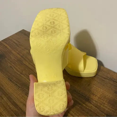 Jeffrey Campbell  Yellow Platform Heel Sandals size 6 - Image 4