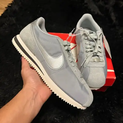 Nike  Cortez Light Pumice/Light Orewood Brown/Black/Metallic Silver shoes sz9 new