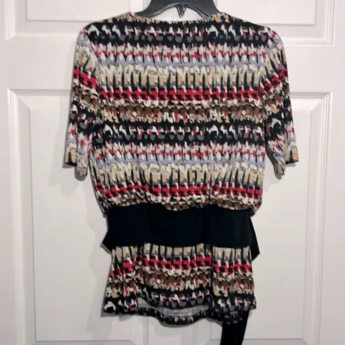 Madison Leigh MADISION LEIGH Woman's Round Neck, Short Sleeves, Multicolor Top - Size 6