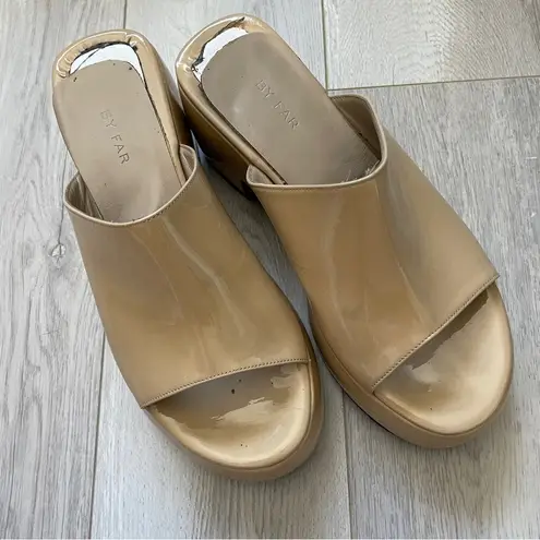 By Far Sandals leroy heeled patent leather womens Beige (size 7) slip on y2k Tan