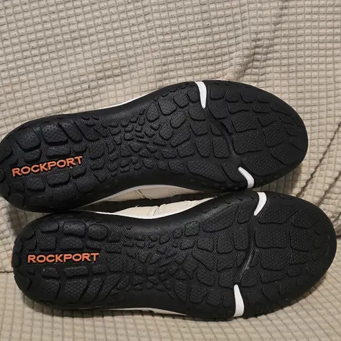 Rockport Cream and Tan Athletic Shoes with Saddle Accent Size 7.5