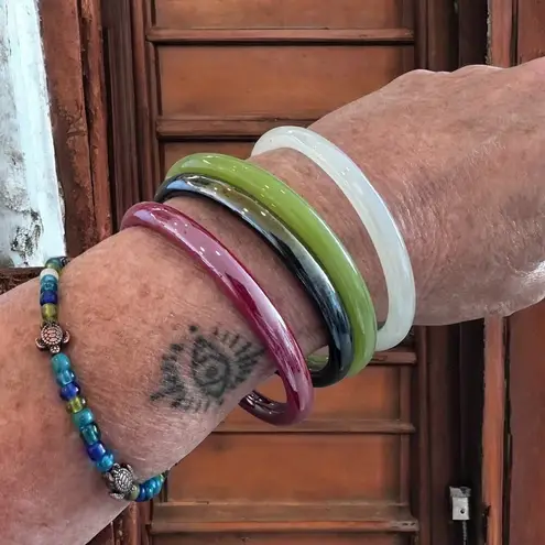 Vintage Glass Bangle Bracelets – Set of 4