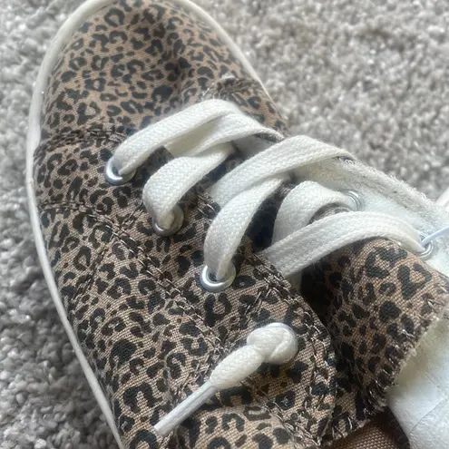 Mad love New comfort tennis shoe in leopard print soft interior 6