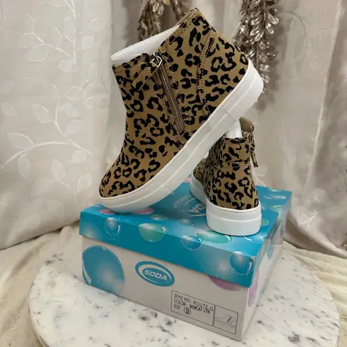Soda Bobcat Ltn Leopard Print High Top Sneakers Platform Size 9 Women's Shoes