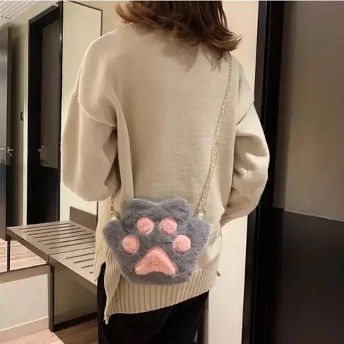 🆕Gray Faux Fur Cat Paw Crossbody Bag Purse Gray