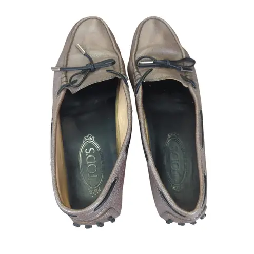 Tod's Women's Metallic Bronze Leather Driving Loafer Moccasins Size 39 9.5 Silver