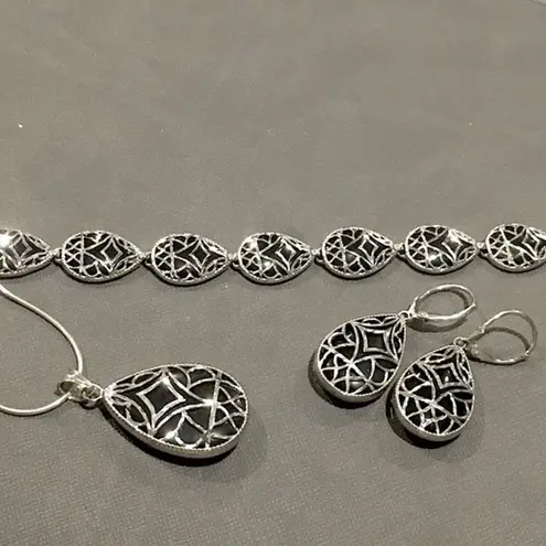 Onyx Black & Sterling Silver Filigree Bracelet