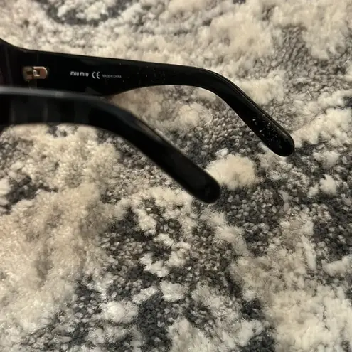 Miu Miu BLACK OVERSIZED SUNGLASSES