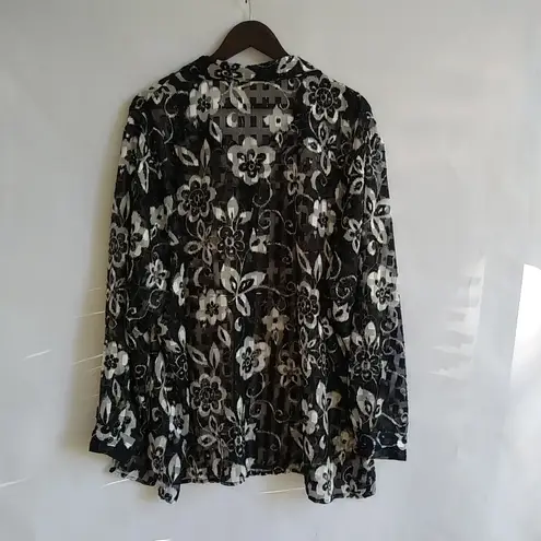 Notations 3X Long Sleeved Button Down All Over Floral Top Plus in Gray Black