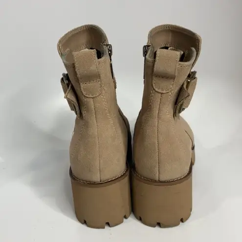 Blondo waterproof tan suede combat boots lug Sole size 8