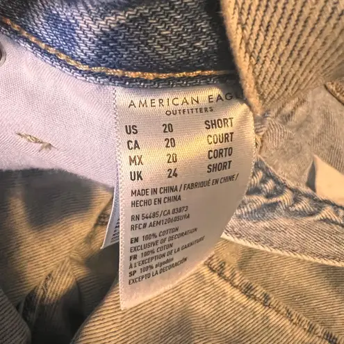 American Eagle Mom Jeans High Waisted Light Wash Denim Comfort Fit 20 Short Blue Size undefined
