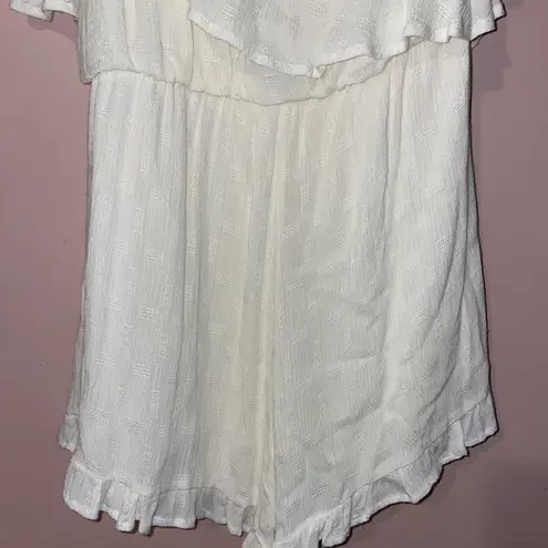 Altar'd State Altar’d State White One Shoulder Flutter Sleeve Romper Size M NWT!